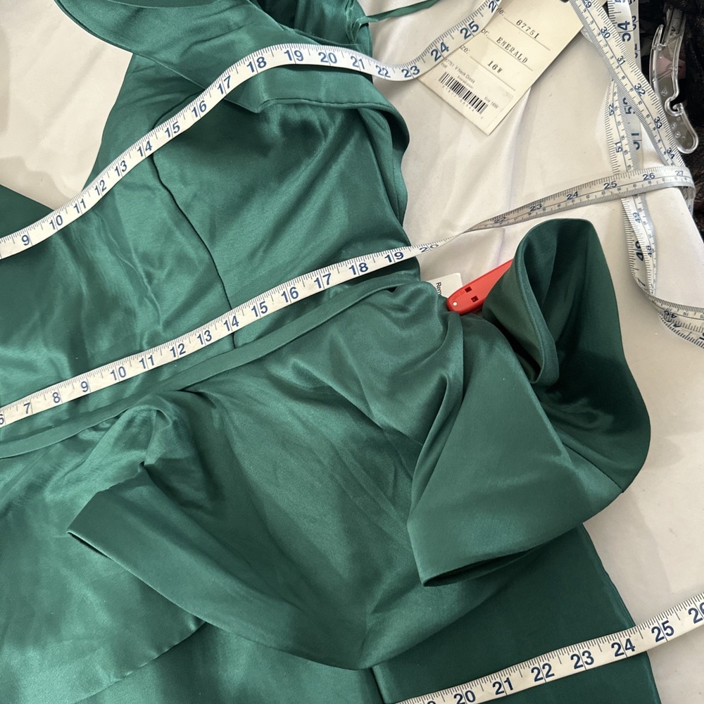 NWT MAC DUGGAL [ 16W ] 67751 Ruffle Sleeve Vneck Peplum Trumpet Gown Green J1694 - Picture 6 of 13